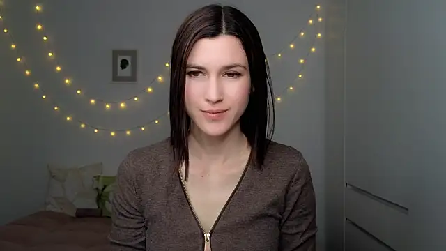Snapshot of AliciaNewell chatting on 05/30/26, 05:10 AliciaNewell online show from 05/30/26, 05:10