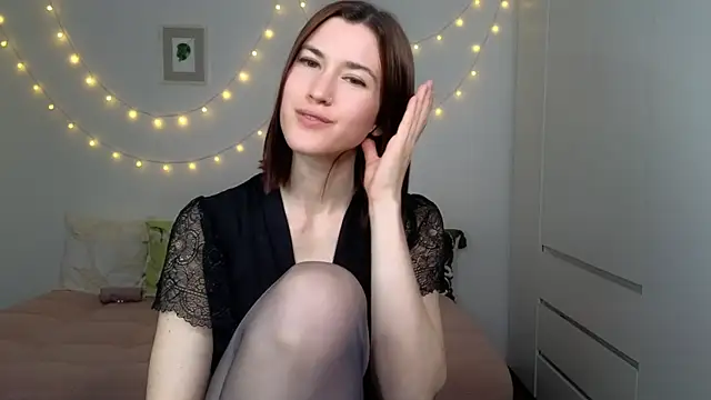 Snapshot of AliciaNewell chatting on 06/09/26, 07:25 AliciaNewell online show from 06/09/26, 07:25