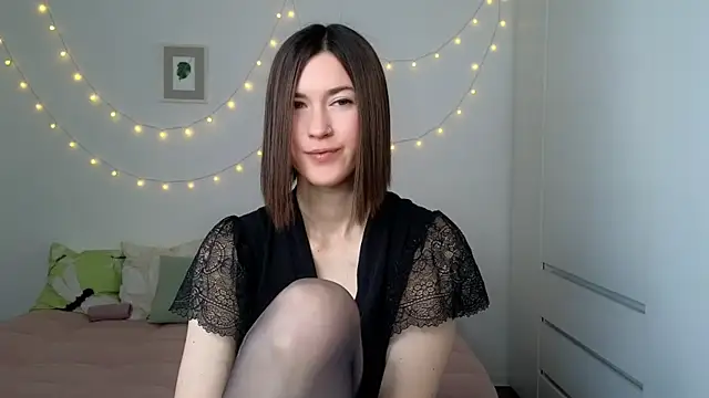 Snapshot of AliciaNewell chatting on 07/20/26, 04:27 AliciaNewell online show from 07/20/26, 04:27