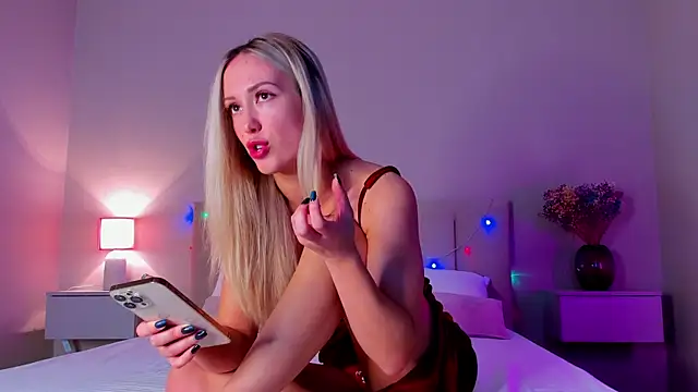 VikkiLustfull online show from 01/08/25, 03:17