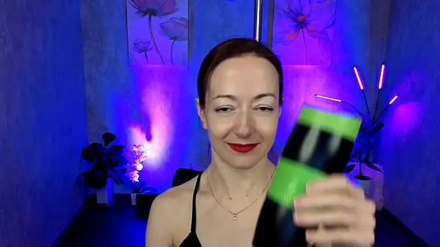 kimberlyray777 online show from 02/10/25, 11:04