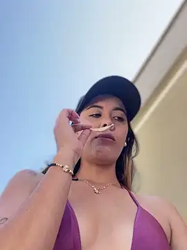 Snapshot of Emilia_Bakerr chatting on 01/18/25, 04:21 Emilia Bakerr online show from 01/18/25, 04:21