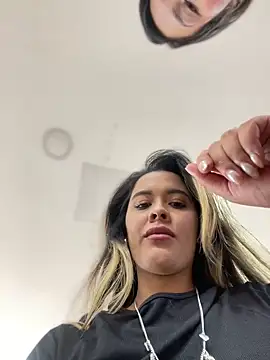 Snapshot of Emilia_Bakerr chatting on 03/20/25, 06:31 Emilia Bakerr online show from 03/20/25, 06:31