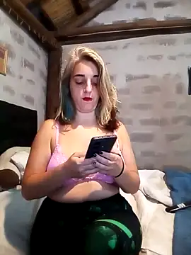 Snapshot of nenamalanenamala chatting on 03/10/25, 03:41 nenamalanenamala online show from 03/10/25, 03:41