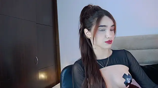 Snapshot of AllieEvans chatting on 01/22/25, 08:49 AllieEvans online show from 01/22/25, 08:49