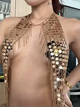 Snapshot of AllieEvans chatting on 03/02/25, 07:45 AllieEvans online show from 03/02/25, 07:45