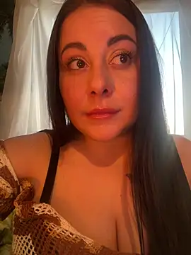 Snapshot of DaisyStreet chatting on 04/25/26, 04:59 DaisyStreet online show from 04/25/26, 04:59