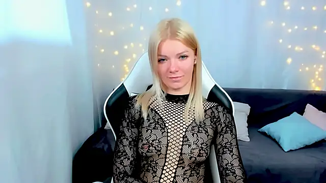 Lily Daviss online show from 04/21/26, 03:02