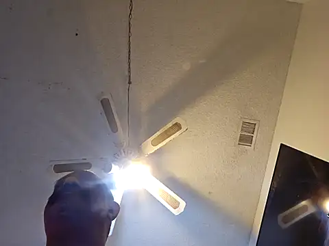 Snapshot of anyway2cum chatting on 01/16/25, 01:04 anyway2cum online show from 01/16/25, 01:04