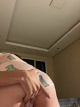 Snapshot of brazillliangirl chatting on 02/23/26, 01:25 brazillliangirl online show from 02/23/26, 01:25