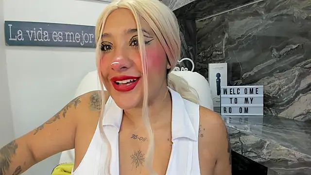 miss danika online show from 11/10/25, 11:09