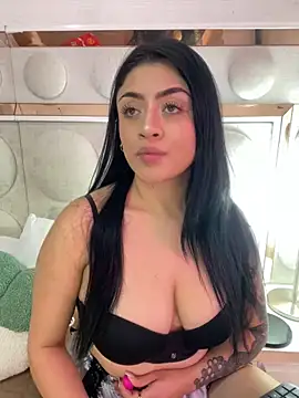 lucianaroy online show from 03/11/25, 04:43