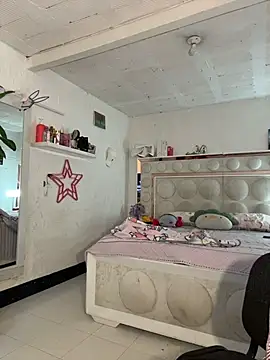 lucianaroy online show from 03/28/26, 04:39