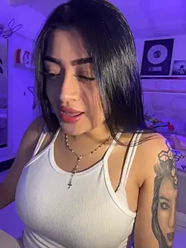 lucianaroy online show from 04/01/26, 04:35