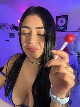 lucianaroy online show from 04/24/26, 03:42