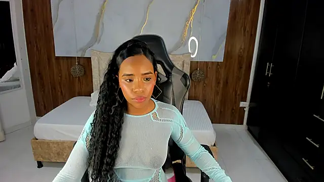 lia 16 online show from 04/13/26, 11:05