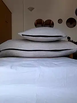 lupita84 online show from 04/11/26, 10:19