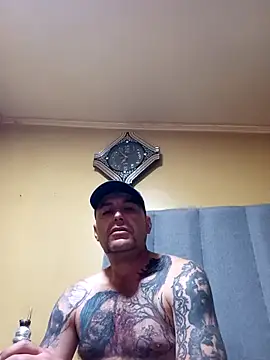 TrainedFinder5 online show from 10/20/25, 05:02