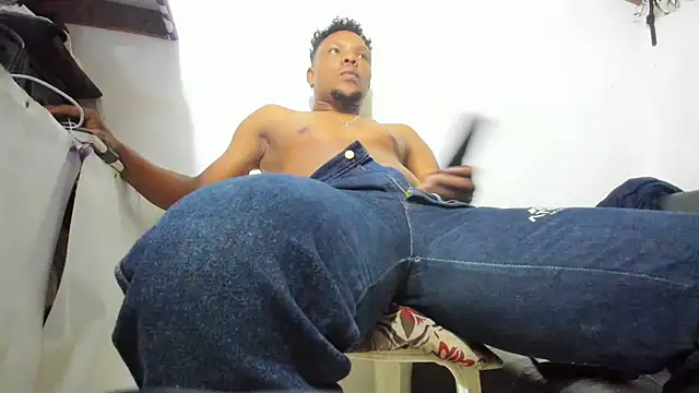 hugo3918  online show from 10/21/25, 04:41