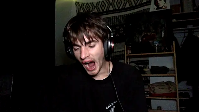 Snapshot of spicylaboi chatting on 04/18/26, 05:00 spicylaboi online show from 04/18/26, 05:00