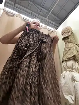 Snapshot of LikaCat chatting on 01/04/25, 06:30 LikaCat online show from 01/04/25, 06:30