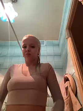 Snapshot of LikaCat chatting on 01/20/25, 04:10 LikaCat online show from 01/20/25, 04:10