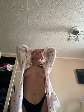 Snapshot of LikaCat chatting on 01/21/25, 04:10 LikaCat online show from 01/21/25, 04:10