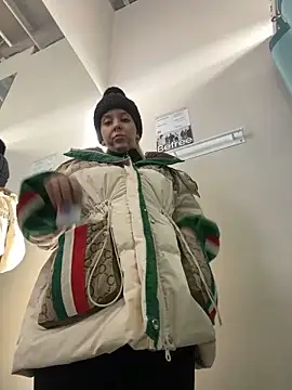 Snapshot of LikaCat chatting on 01/22/25, 07:14 LikaCat online show from 01/22/25, 07:14