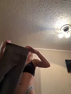 Snapshot of LikaCat chatting on 01/30/25, 04:06 LikaCat online show from 01/30/25, 04:06