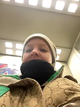 Snapshot of LikaCat chatting on 02/01/25, 04:14 LikaCat online show from 02/01/25, 04:14