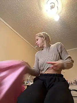 Snapshot of LikaCat chatting on 02/09/25, 04:14 LikaCat online show from 02/09/25, 04:14