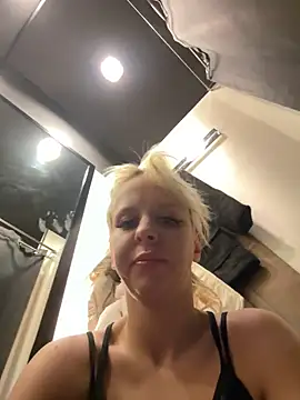 Snapshot of LikaCat chatting on 02/13/25, 07:13 LikaCat online show from 02/13/25, 07:13