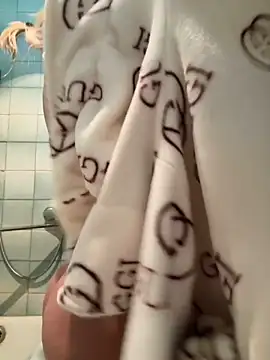 Snapshot of LikaCat chatting on 02/20/25, 03:01 LikaCat online show from 02/20/25, 03:01