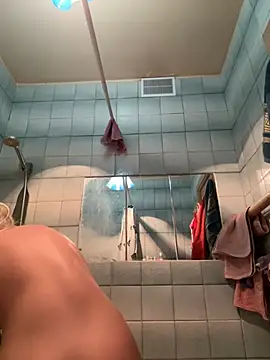 Snapshot of LikaCat chatting on 02/21/25, 03:01 LikaCat online show from 02/21/25, 03:01