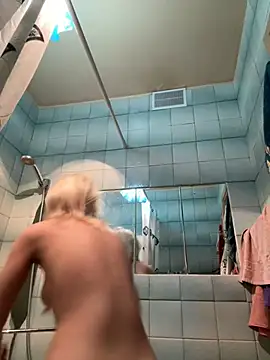 Snapshot of LikaCat chatting on 03/07/25, 04:02 LikaCat online show from 03/07/25, 04:02