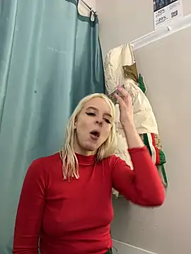 Snapshot of LikaCat chatting on 03/11/25, 07:37 LikaCat online show from 03/11/25, 07:37