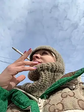 Snapshot of LikaCat chatting on 03/13/25, 07:09 LikaCat online show from 03/13/25, 07:09