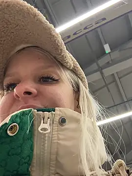 Snapshot of LikaCat chatting on 03/18/25, 07:08 LikaCat online show from 03/18/25, 07:08