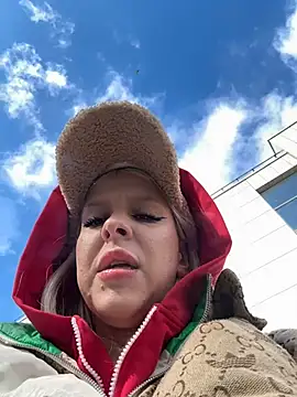 Snapshot of LikaCat chatting on 03/22/25, 05:49 LikaCat online show from 03/22/25, 05:49