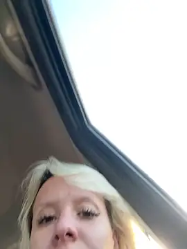 Snapshot of LikaCat chatting on 09/26/25, 02:04 LikaCat online show from 09/26/25, 02:04