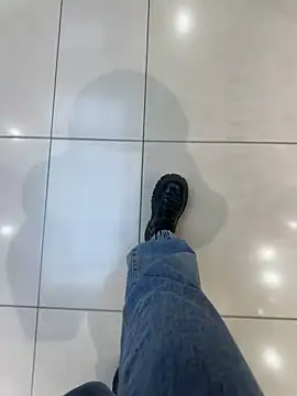 Snapshot of LikaCat chatting on 10/08/25, 03:59 LikaCat online show from 10/08/25, 03:59