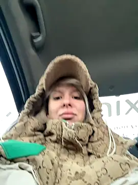 Snapshot of LikaCat chatting on 10/11/25, 03:50 LikaCat online show from 10/11/25, 03:50