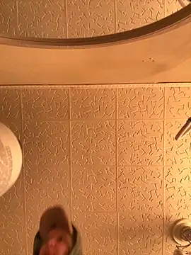 Snapshot of LikaCat chatting on 10/17/25, 03:20 LikaCat online show from 10/17/25, 03:20