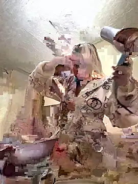 Snapshot of LikaCat chatting on 10/19/25, 02:01 LikaCat online show from 10/19/25, 02:01