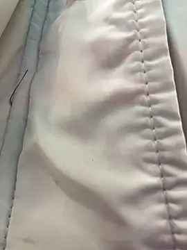 Snapshot of LikaCat chatting on 10/23/25, 05:07 LikaCat online show from 10/23/25, 05:07