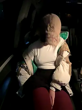 Snapshot of LikaCat chatting on 10/23/25, 11:46 LikaCat online show from 10/23/25, 11:46