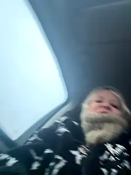 Snapshot of LikaCat chatting on 10/29/25, 01:52 LikaCat online show from 10/29/25, 01:52