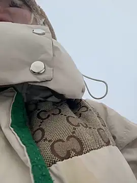 Snapshot of LikaCat chatting on 11/05/25, 02:55 LikaCat online show from 11/05/25, 02:55