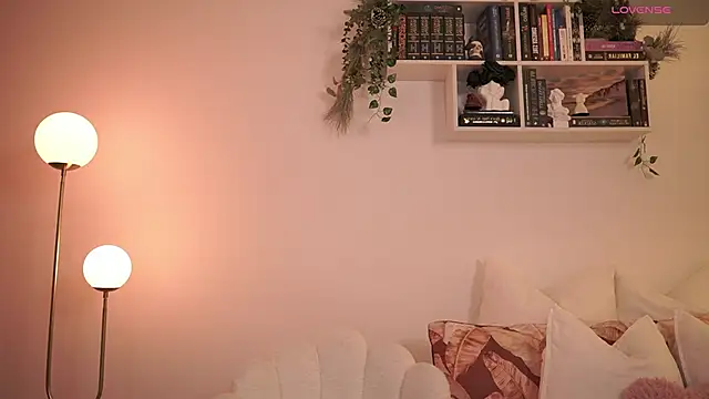 Snapshot of EmilyxRose_- chatting on 01/05/25, 07:17 EmilyxRose - online show from 01/05/25, 07:17