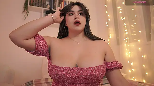 Snapshot of EmilyxRose_- chatting on 01/20/25, 09:43 EmilyxRose - online show from 01/20/25, 09:43